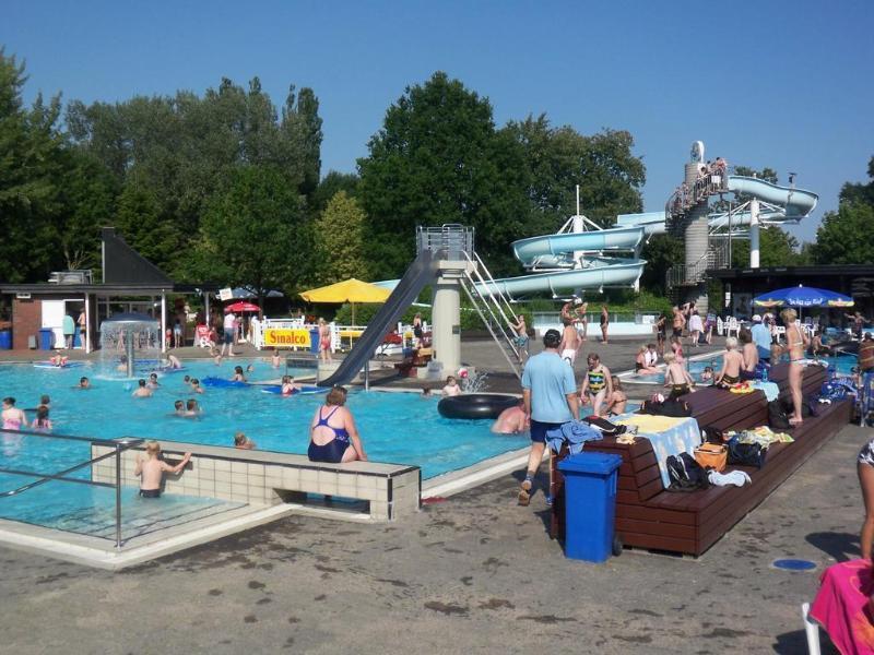 באד צווישנהם Hotel Am Badepark מראה חיצוני תמונה